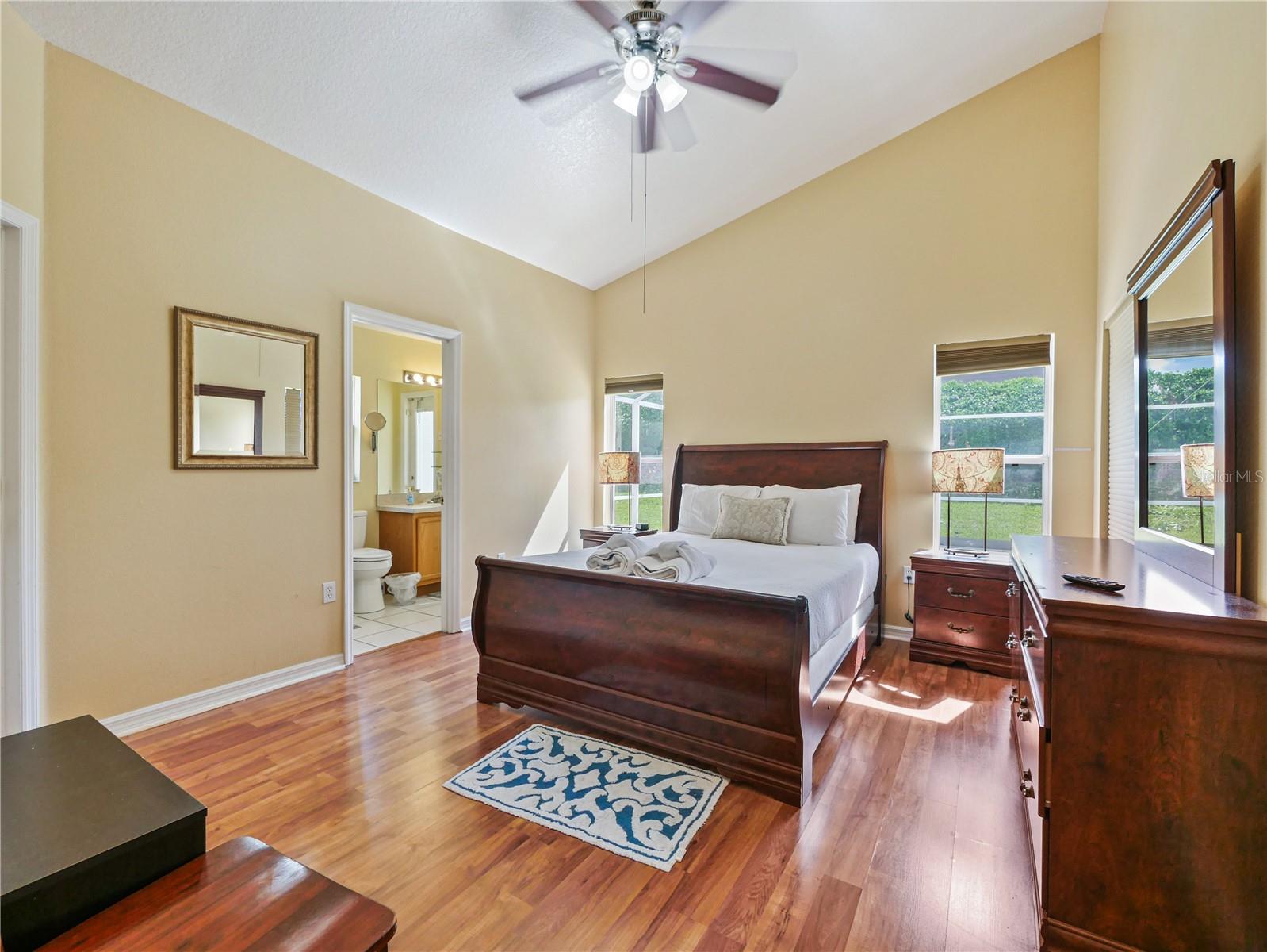 WESTBURY - Residential