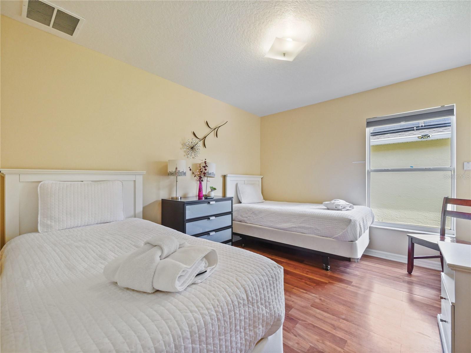 WESTBURY - Residential