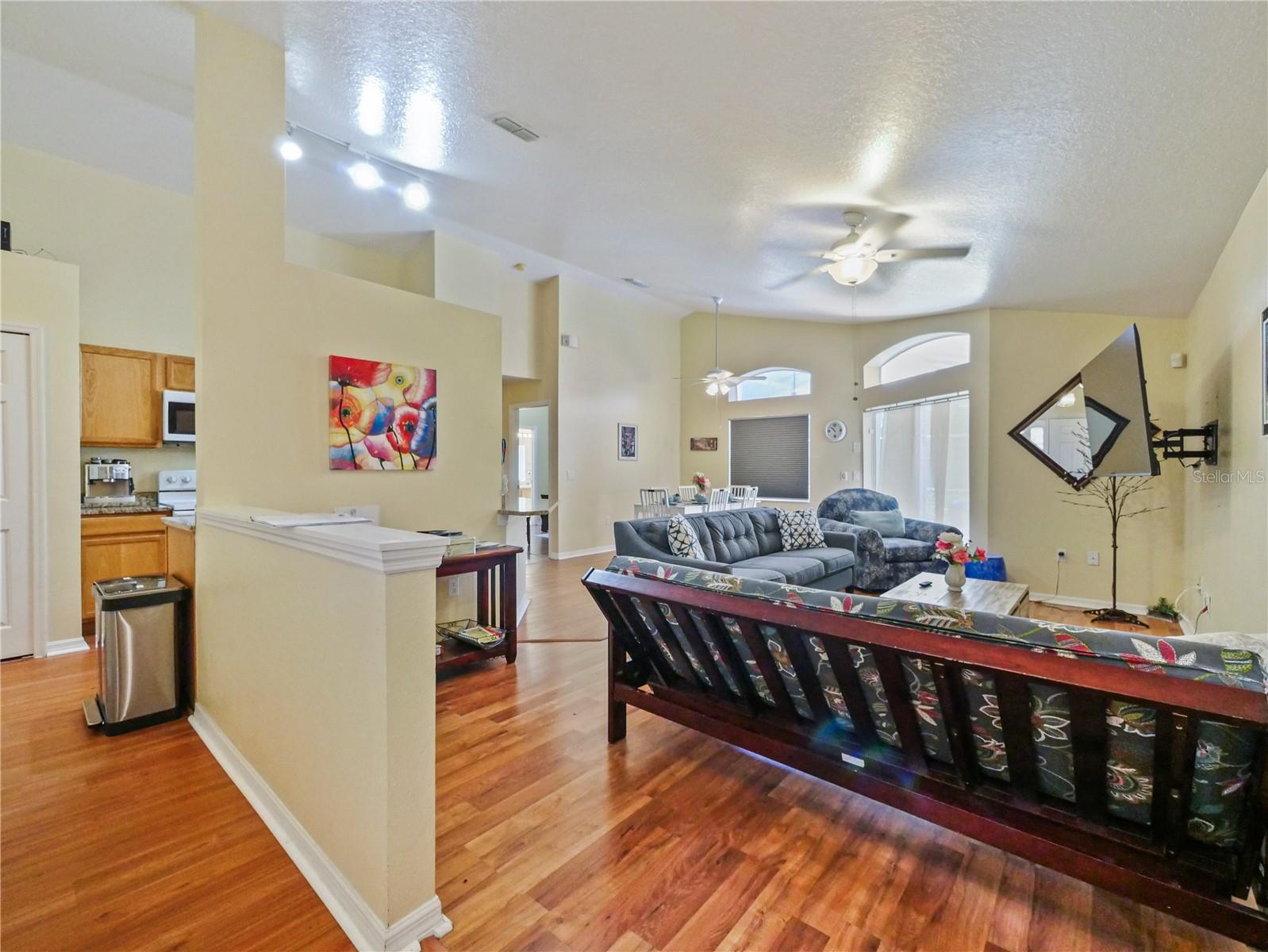 WESTBURY - Residential