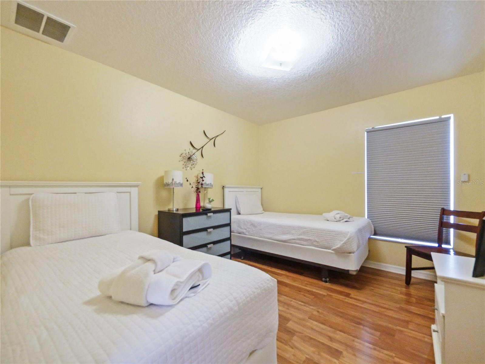 WESTBURY - Residential