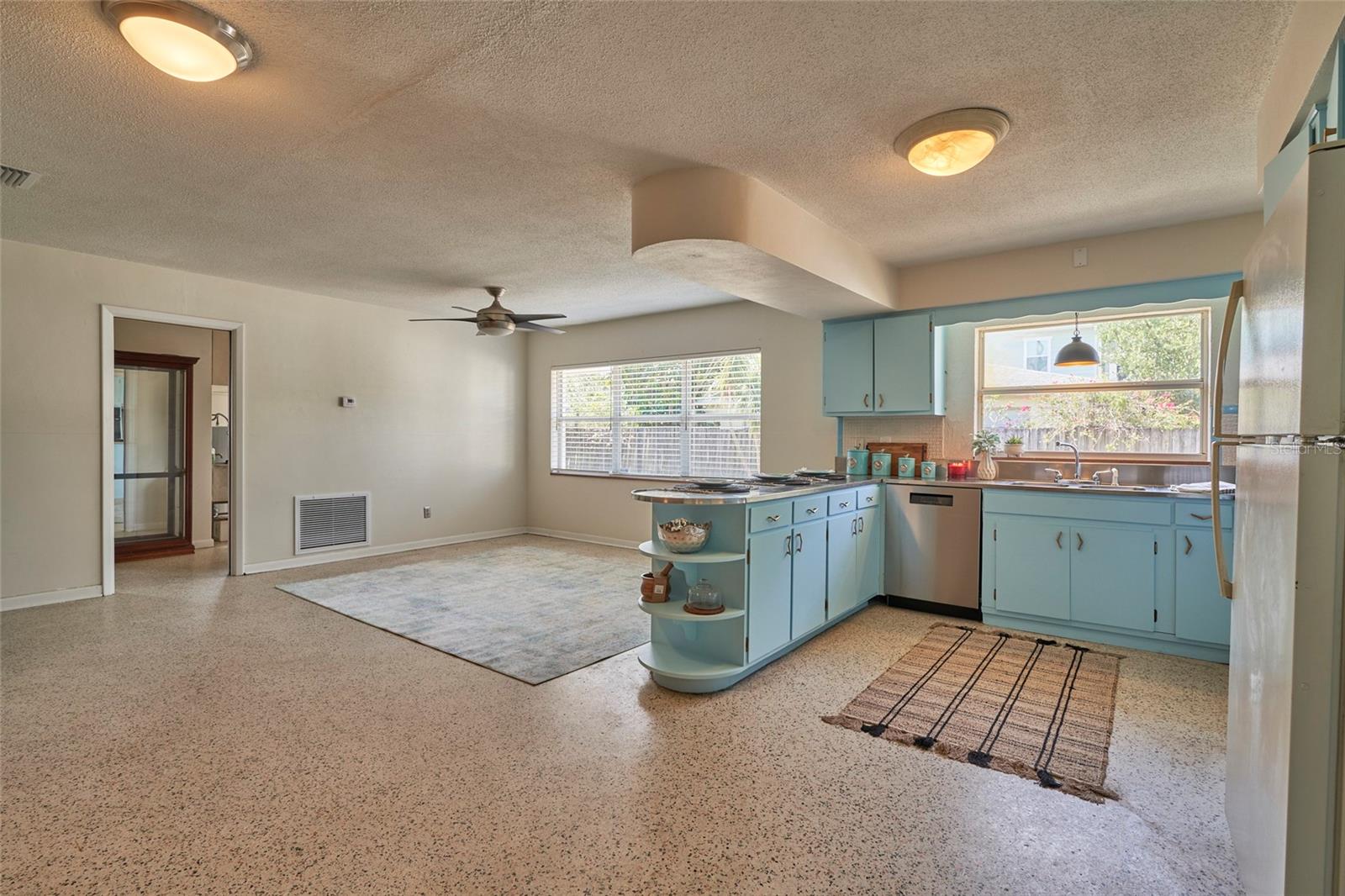 LINCOLN TERRACE - Residential Lease