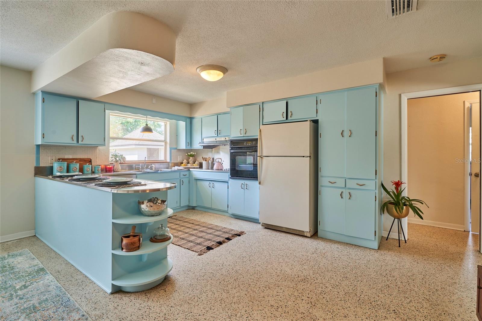 LINCOLN TERRACE - Residential Lease