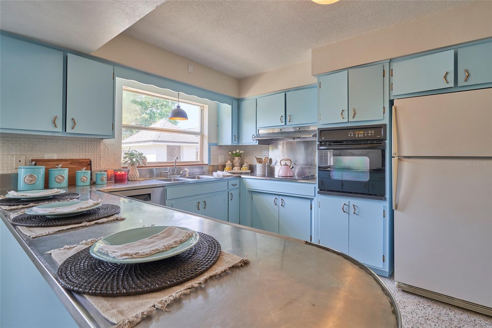 LINCOLN TERRACE - Residential Lease