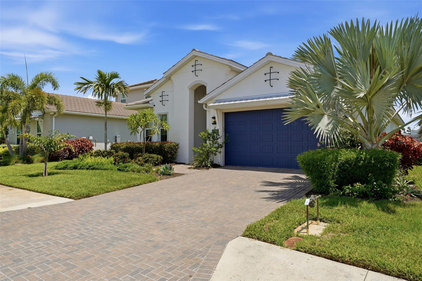 7857 REDONDA LOOP