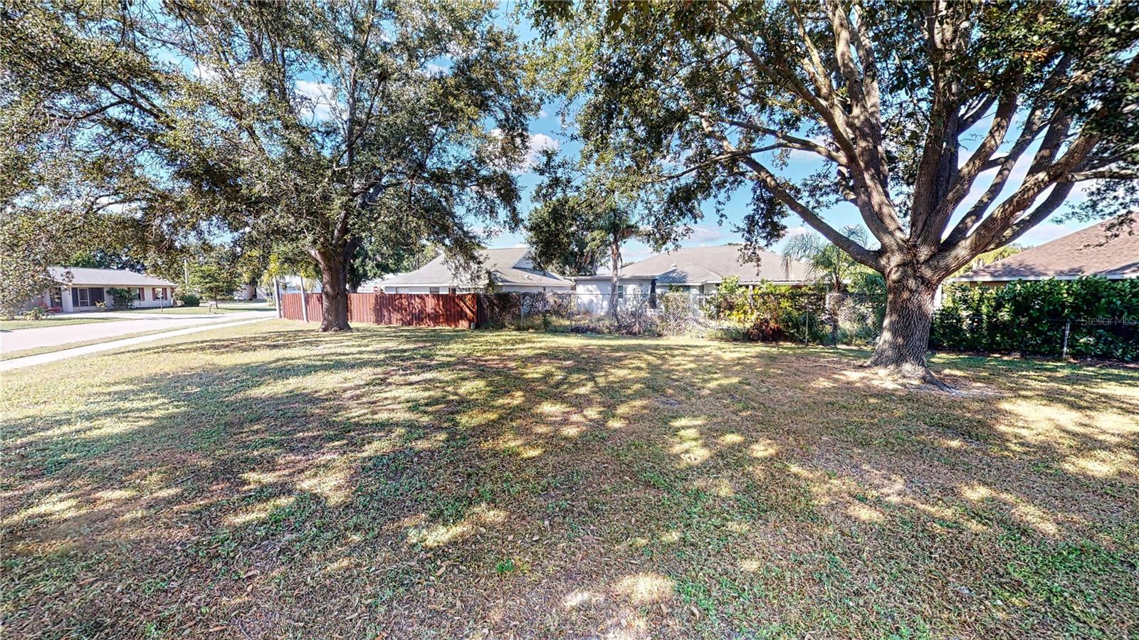 DEER HOLLOW - Residential