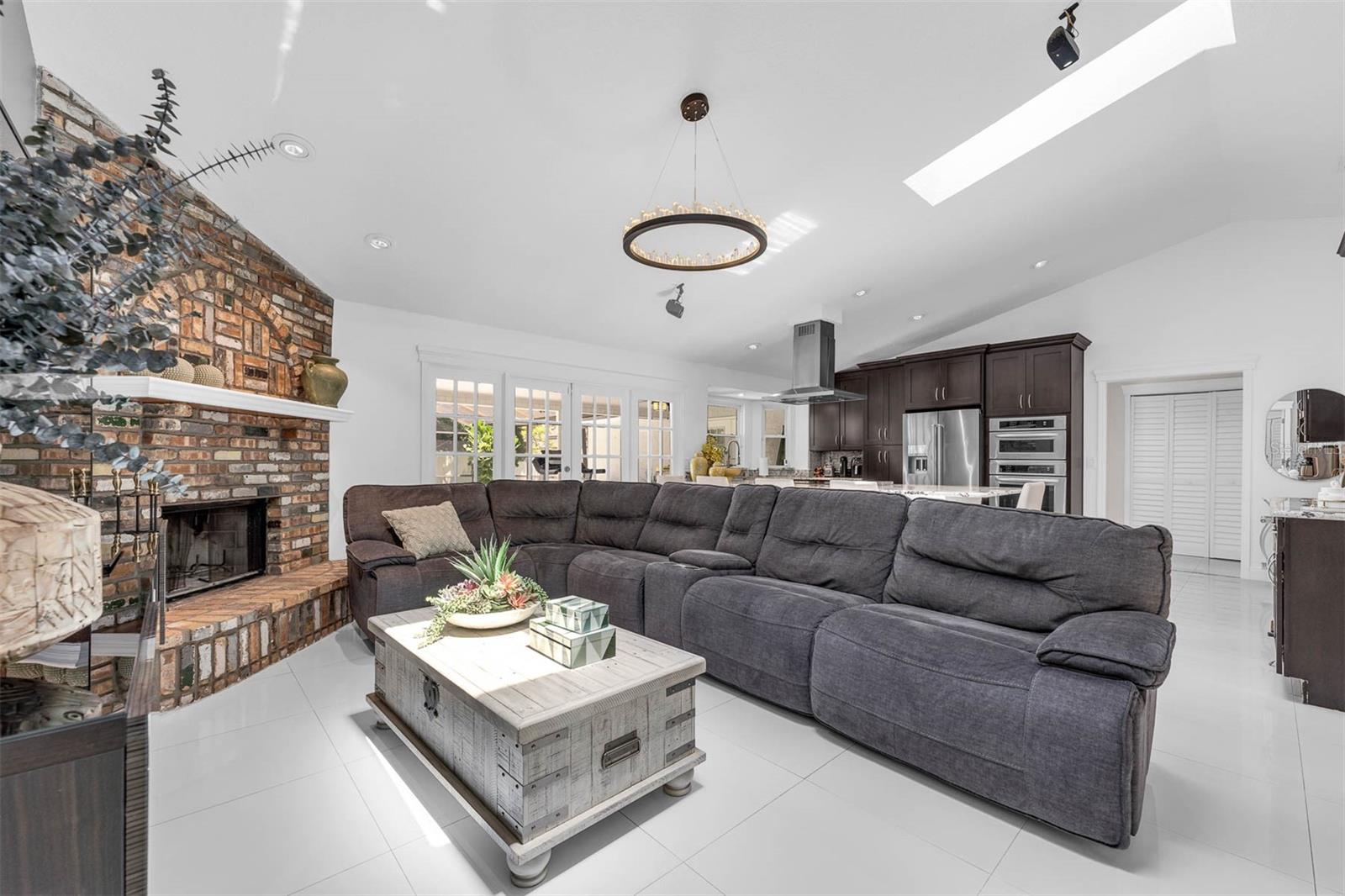 WOODLANDS WINDERMERE - Residential Lease