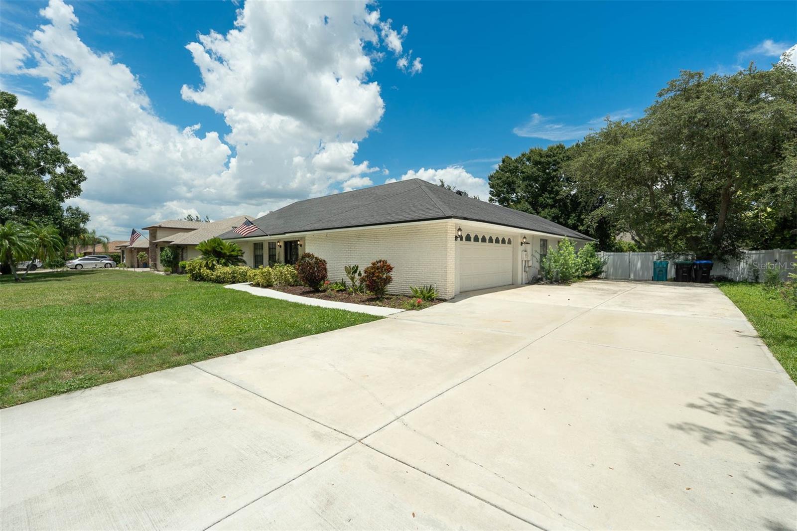 WOODLANDS WINDERMERE - Residential Lease