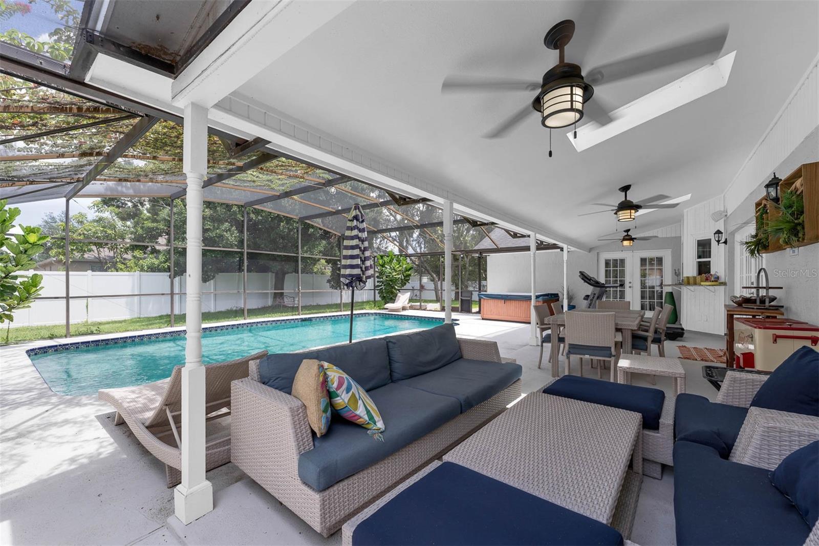 WOODLANDS WINDERMERE - Residential Lease