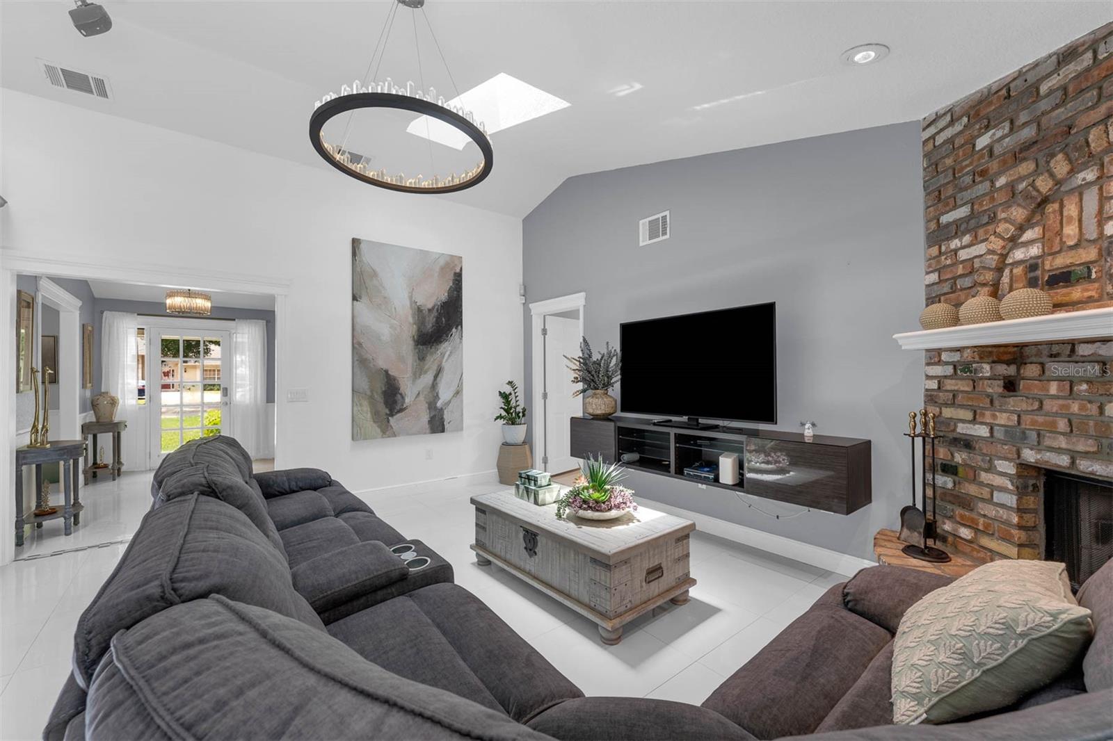 WOODLANDS WINDERMERE - Residential Lease