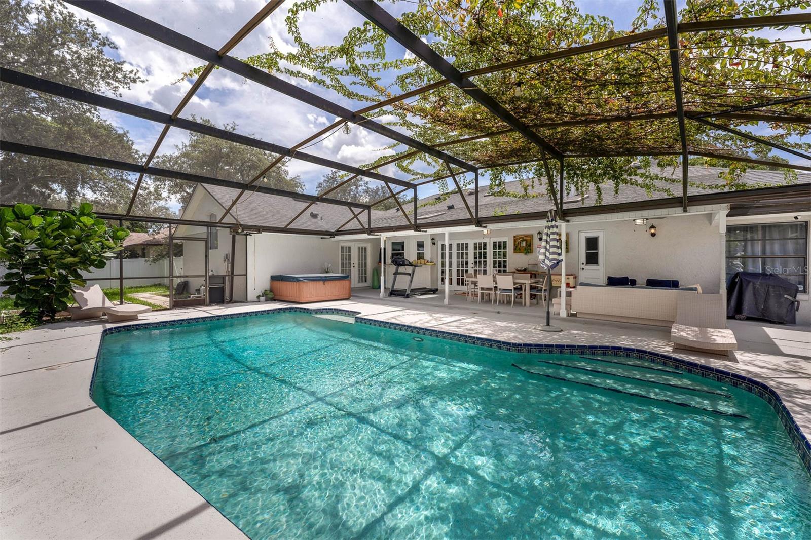 WOODLANDS WINDERMERE - Residential Lease