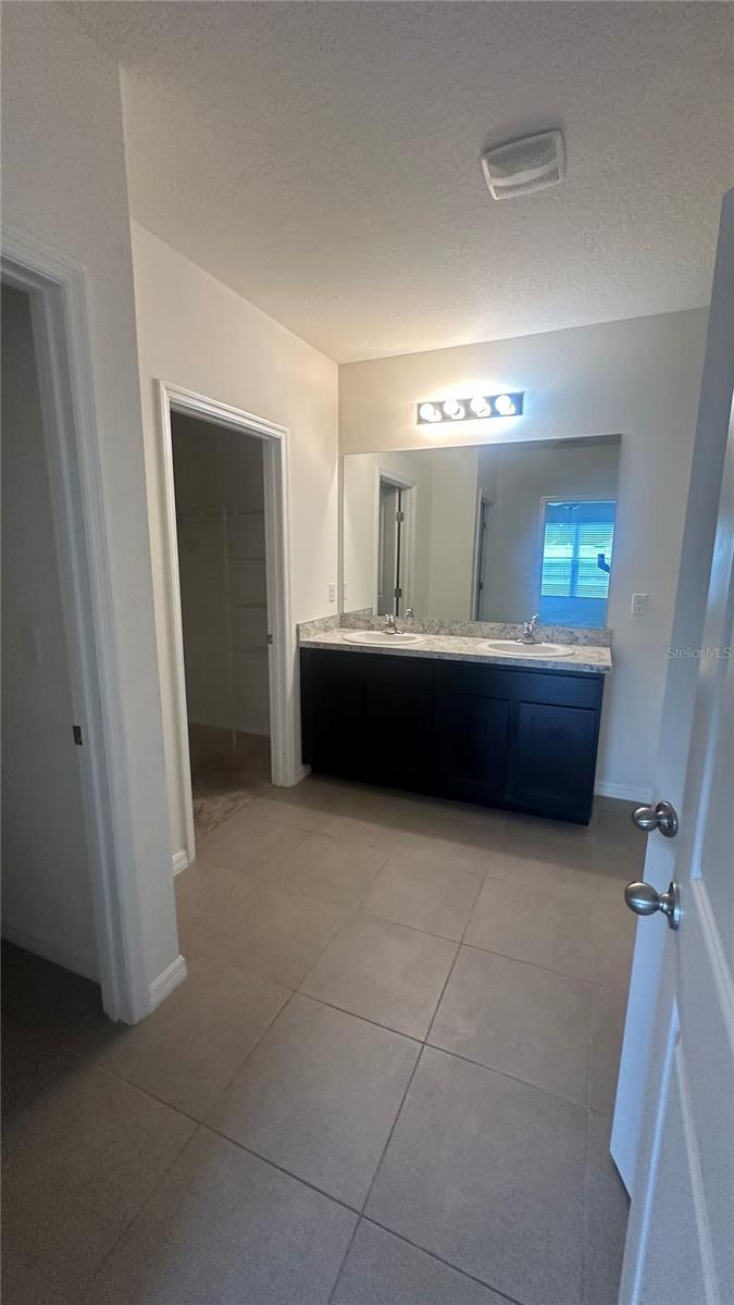 GRAND OAK GLEN - Residential Lease