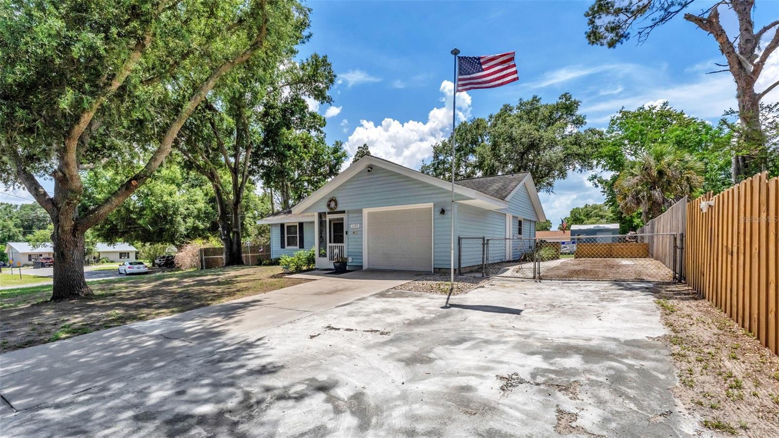 1135 WALKER CIRCLE W