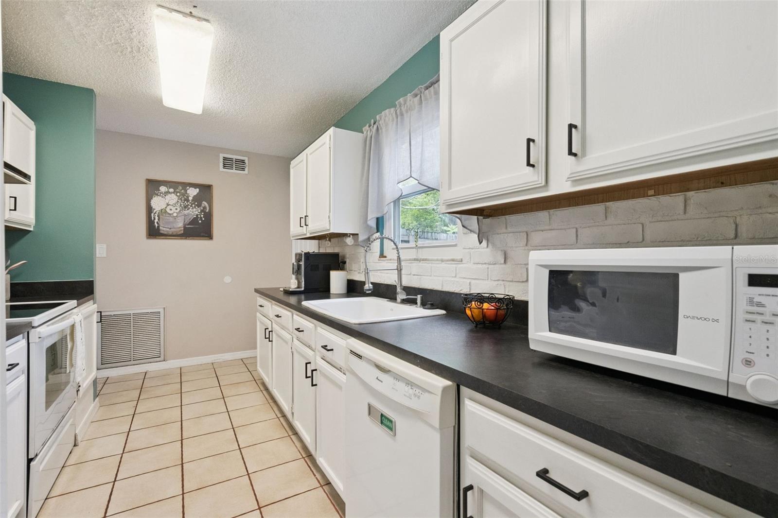 FERNBROOK TRAILS PH 3 - Residential