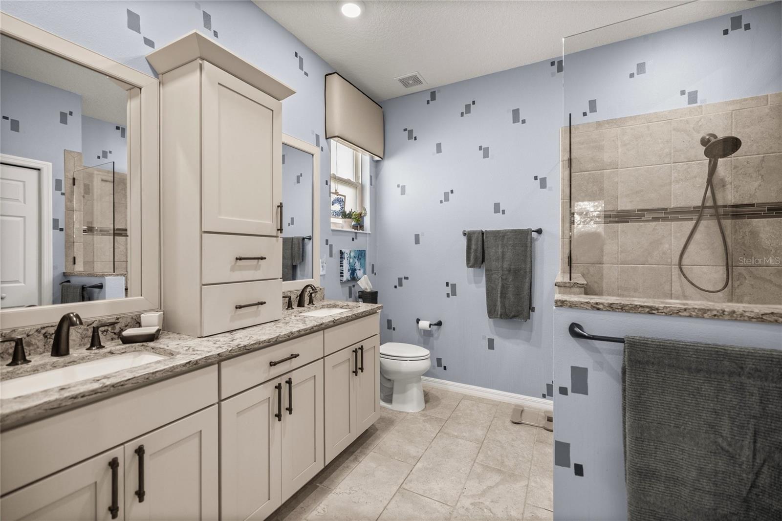 INDIGO EAST - Residential