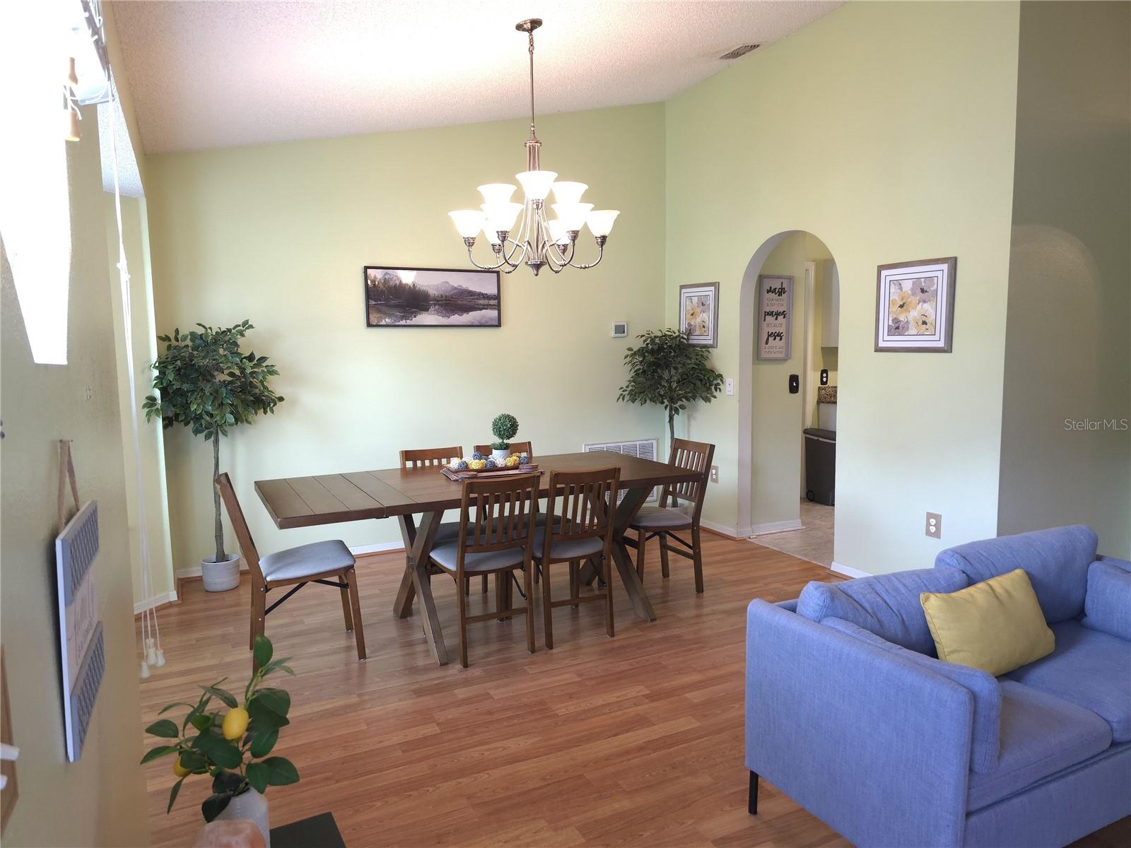 DELTONA LAKES UN 43 - Residential