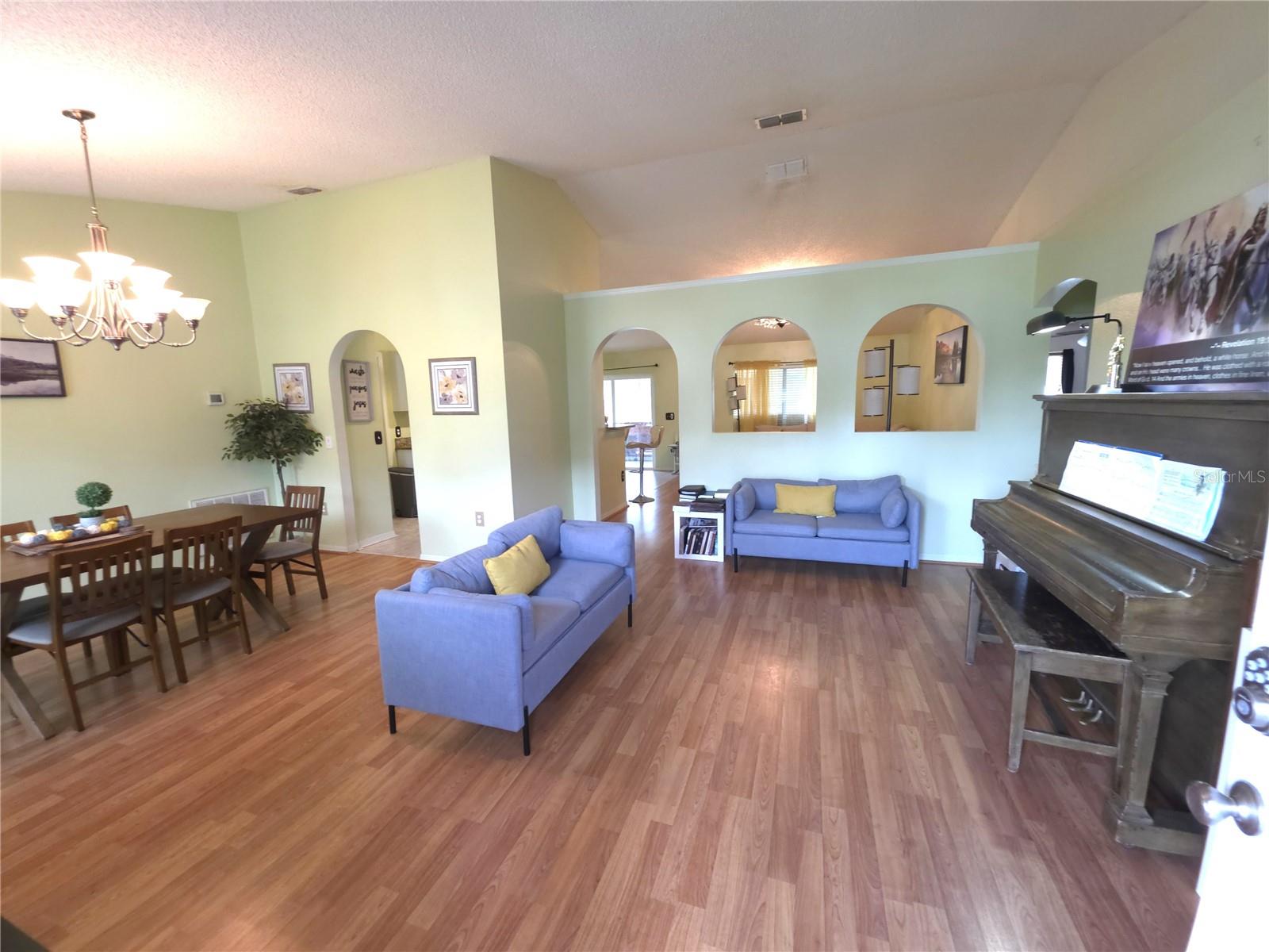 DELTONA LAKES UN 43 - Residential