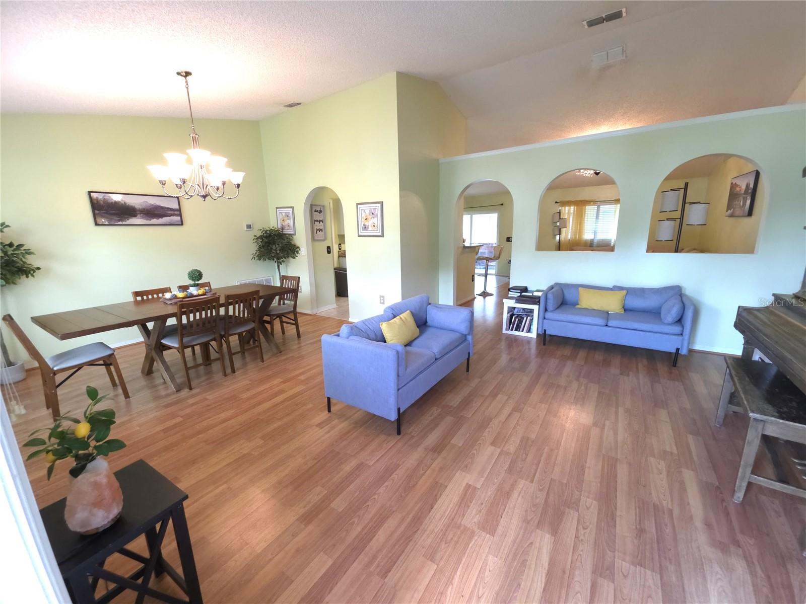 DELTONA LAKES UN 43 - Residential