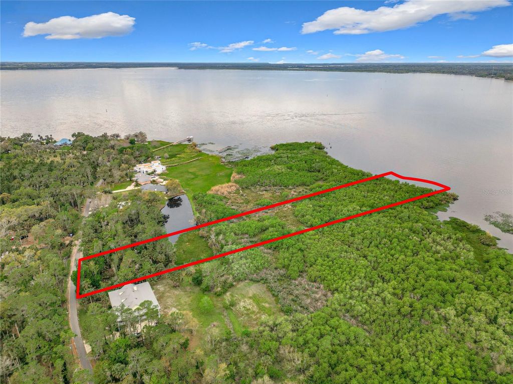 Photo of 1364 Sioux Trail, Deltona, FL 32725 (MLS # W7879801)