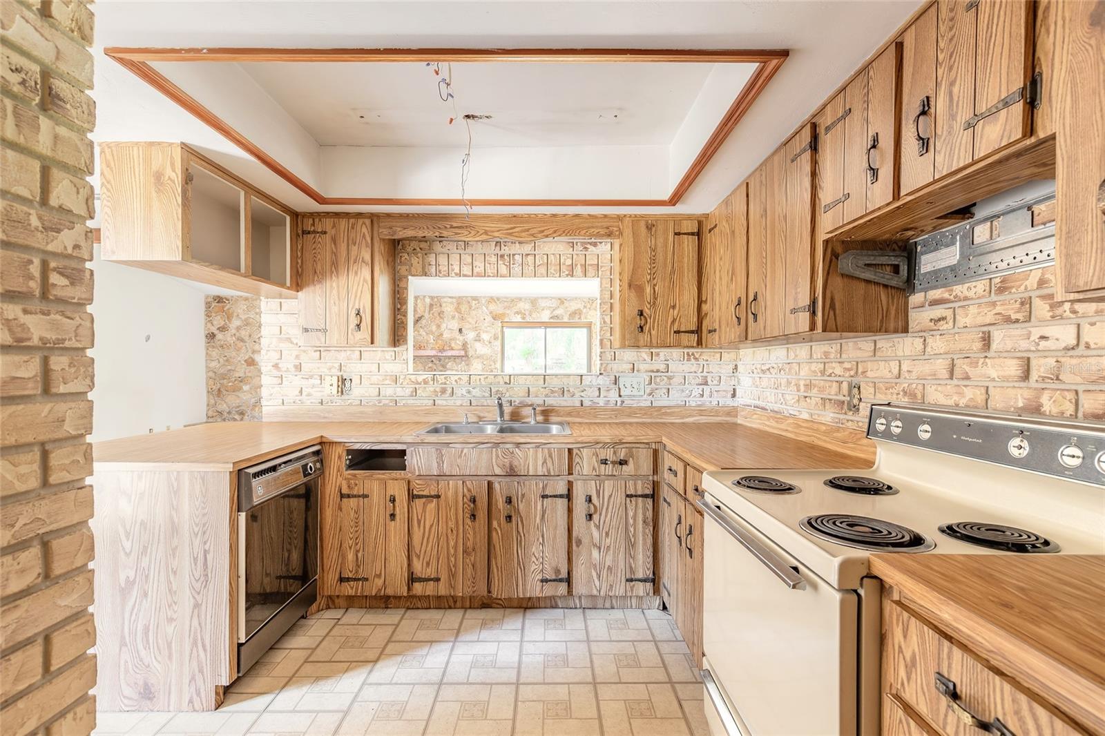 SHOTWELLS JUNGLE GARDEN - Residential