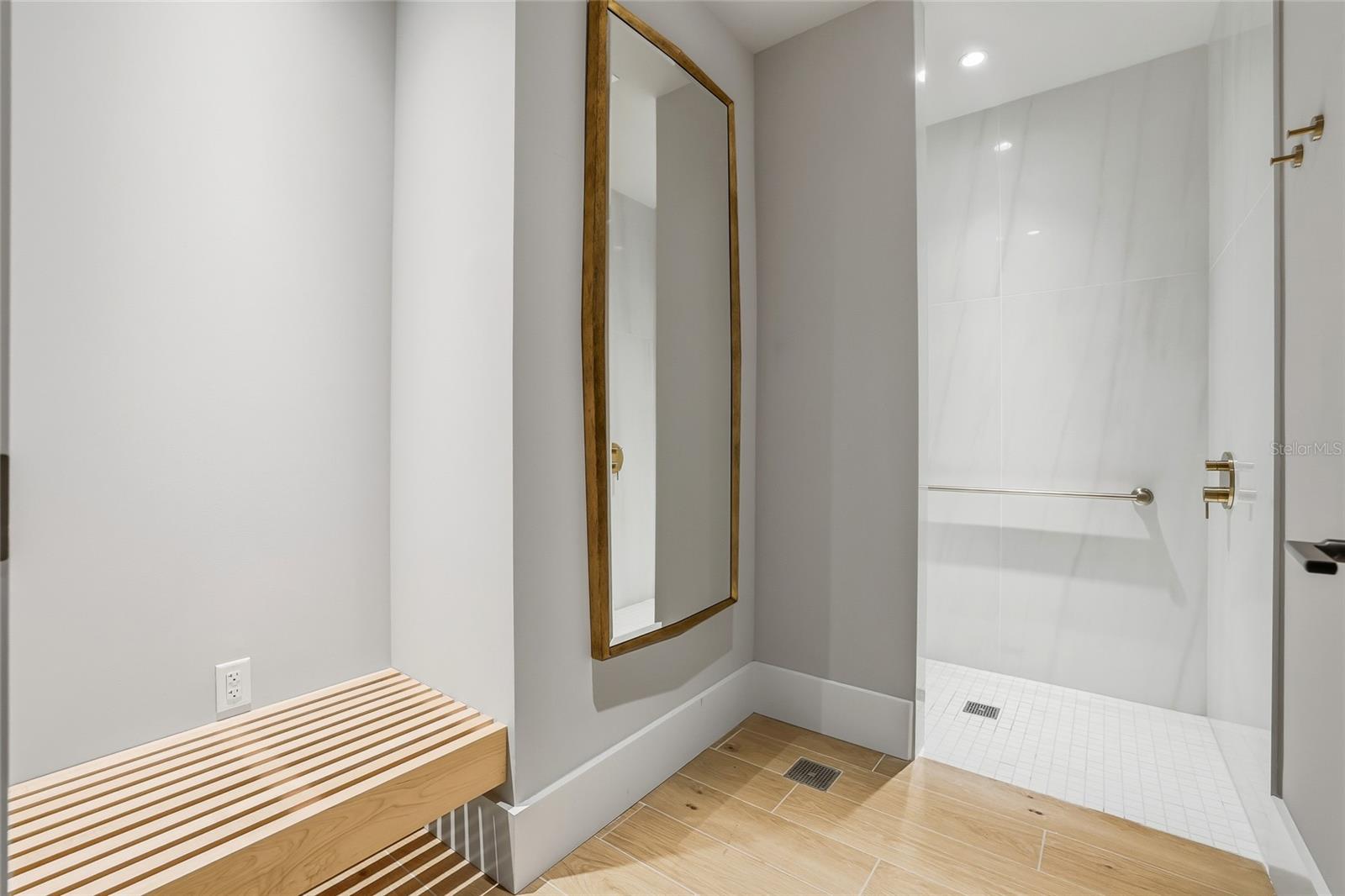 ART HOUSE - Residential