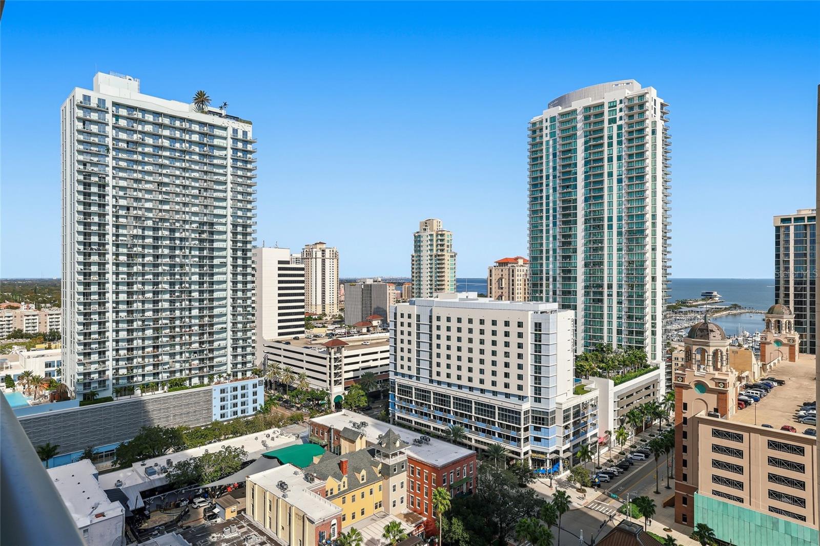 ART HOUSE - Residential