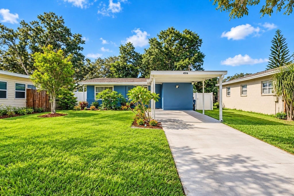 Photo of 4516 W Paxton Avenue, Tampa, FL 33611 (MLS # O6433498)