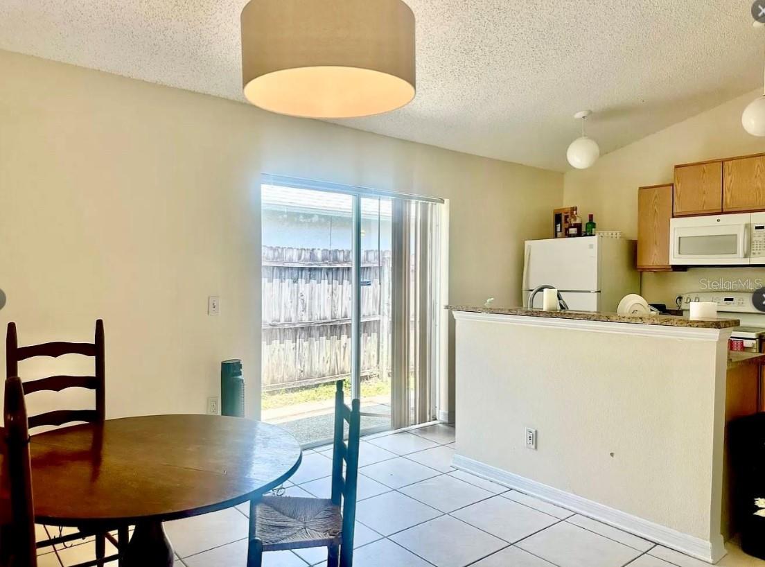 LAKE PICKETT MANOR - Residential Lease