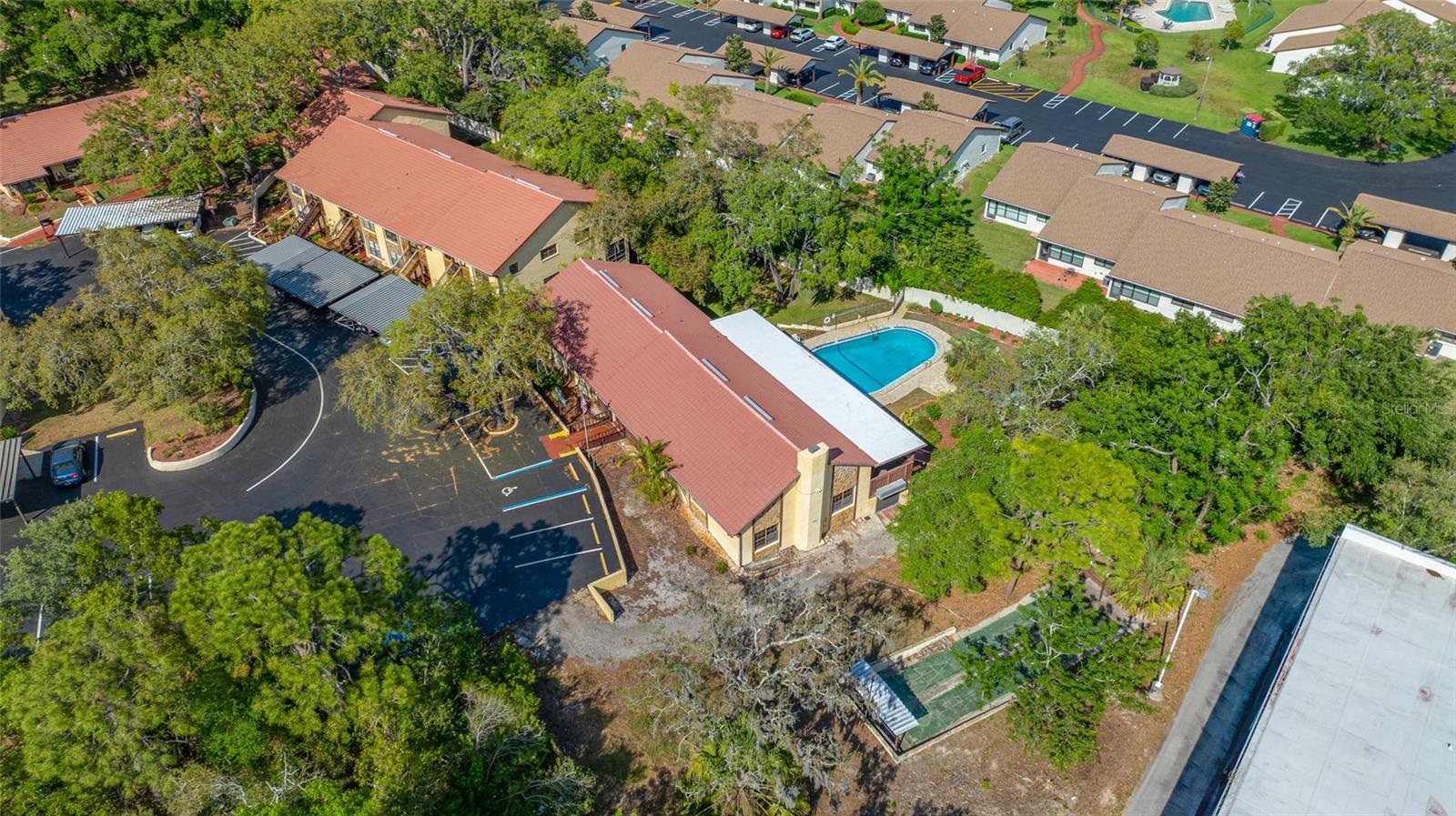 FOREST LAKE VILLAS - Residential