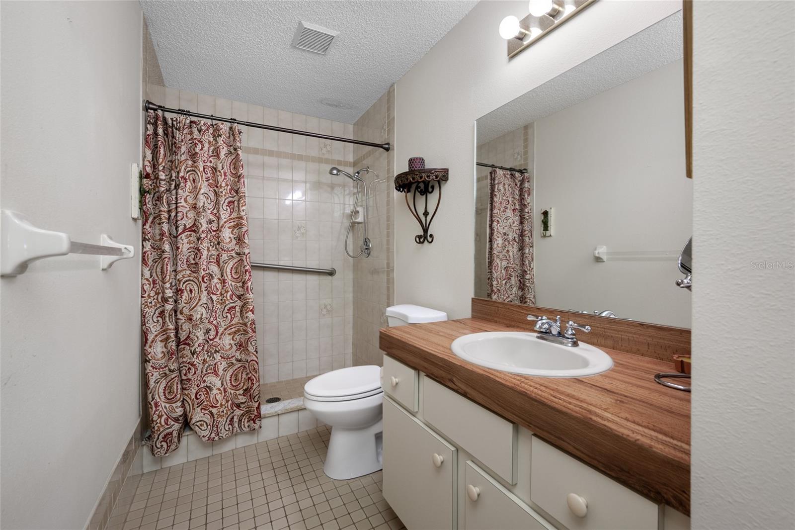 FOREST LAKE VILLAS - Residential