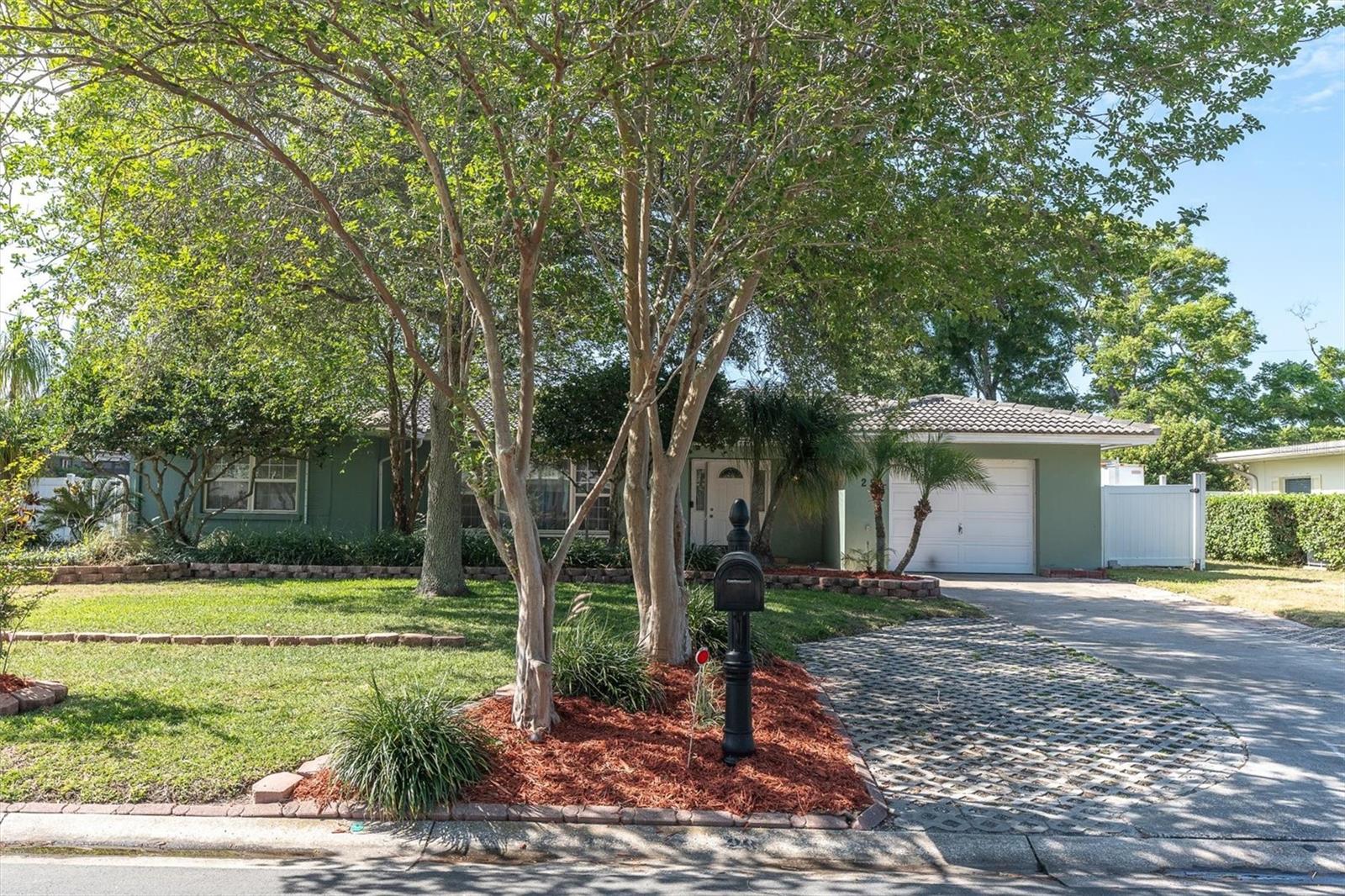 BELLEAIR HEIGHTS - Residential