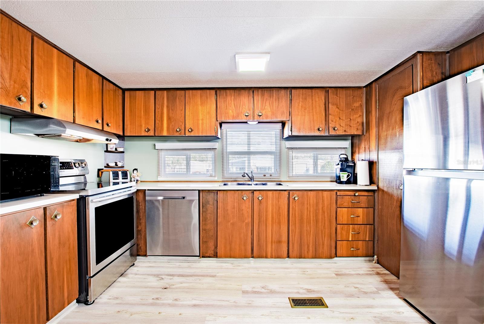 LAKE BETMAR ESTATES - Residential