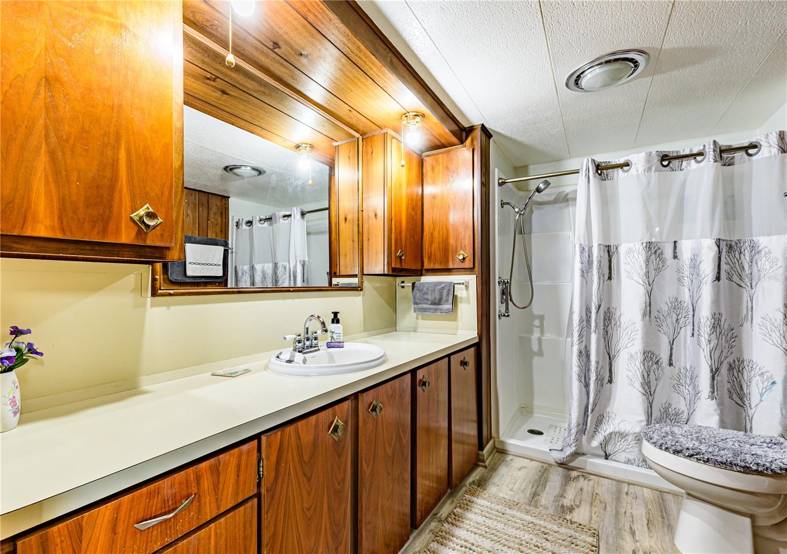 LAKE BETMAR ESTATES - Residential