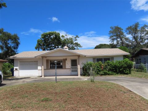 Photo of 802 13th Avenue SW, Largo, FL 33770 (MLS # TB8432098) Photo of 802 13th Avenue SW, Largo, FL 33770 (MLS # TB8432098)