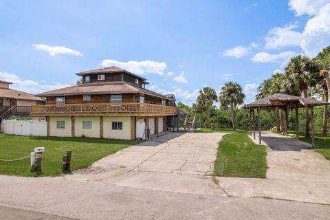 A home in GIBSONTON