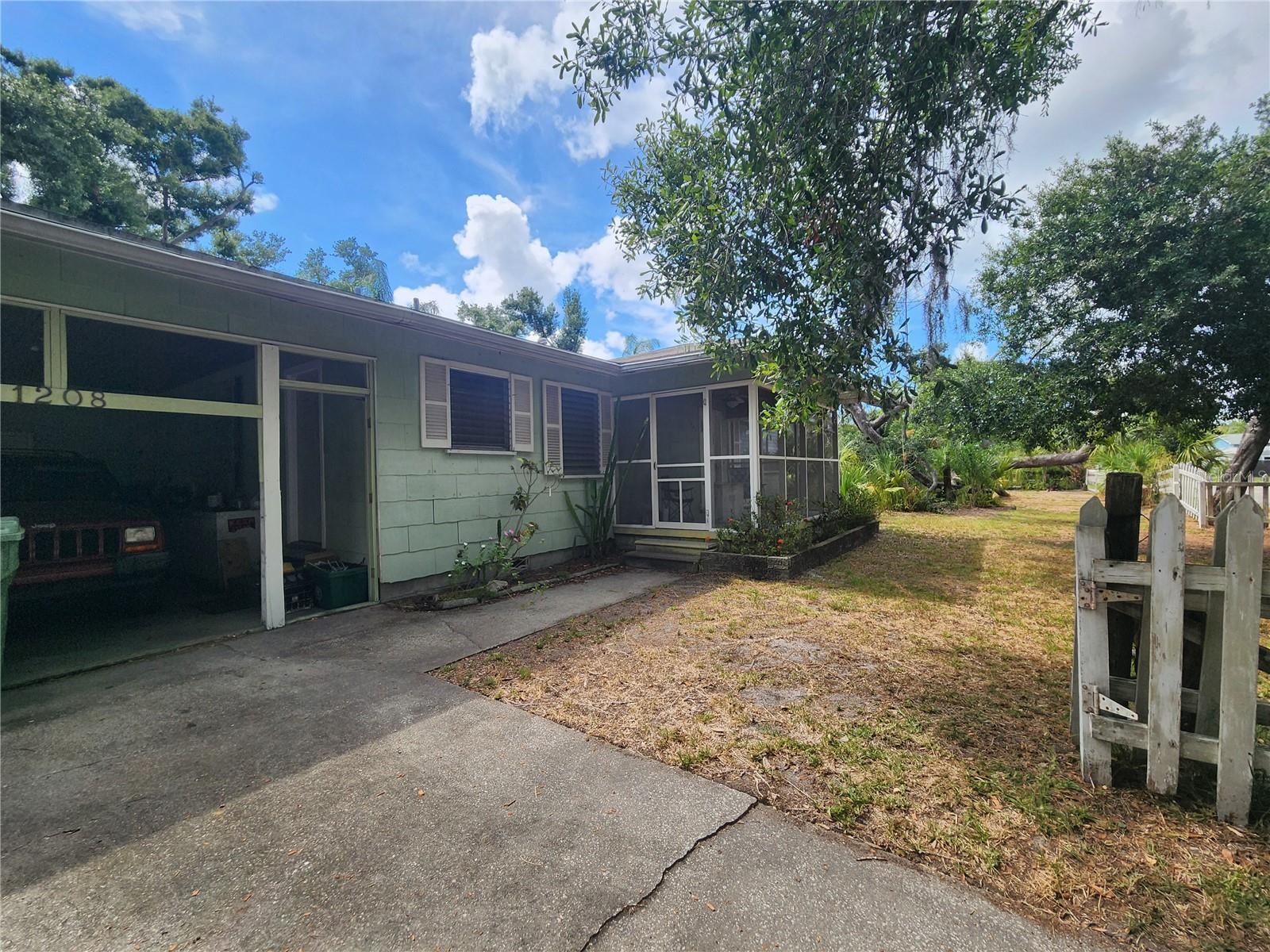 1208 28TH STREET W