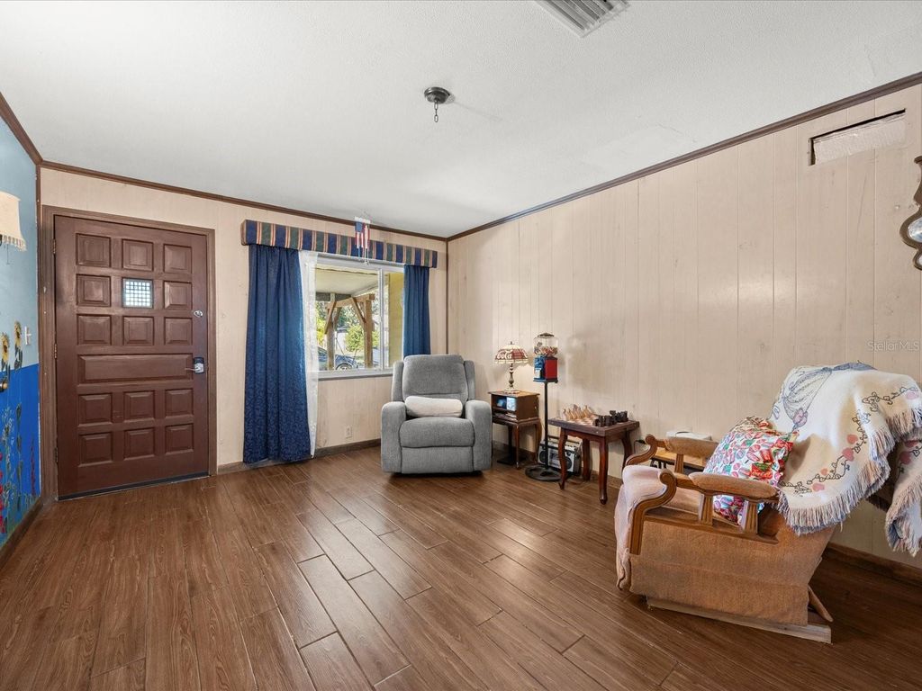 Photo of 7235 15th St N, St Petersburg, FL 33702 (MLS # O6353099)