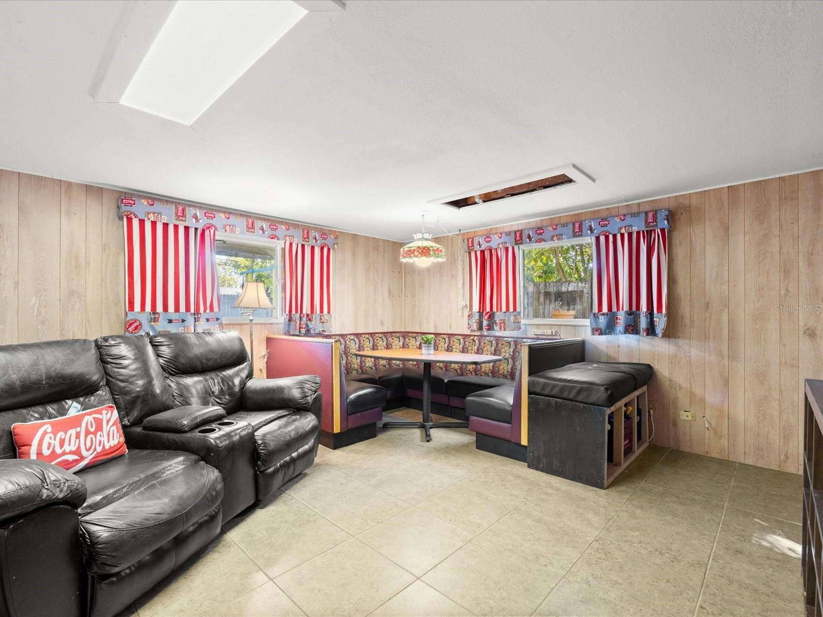 MEADOW LAWN 2ND ADD - Residential