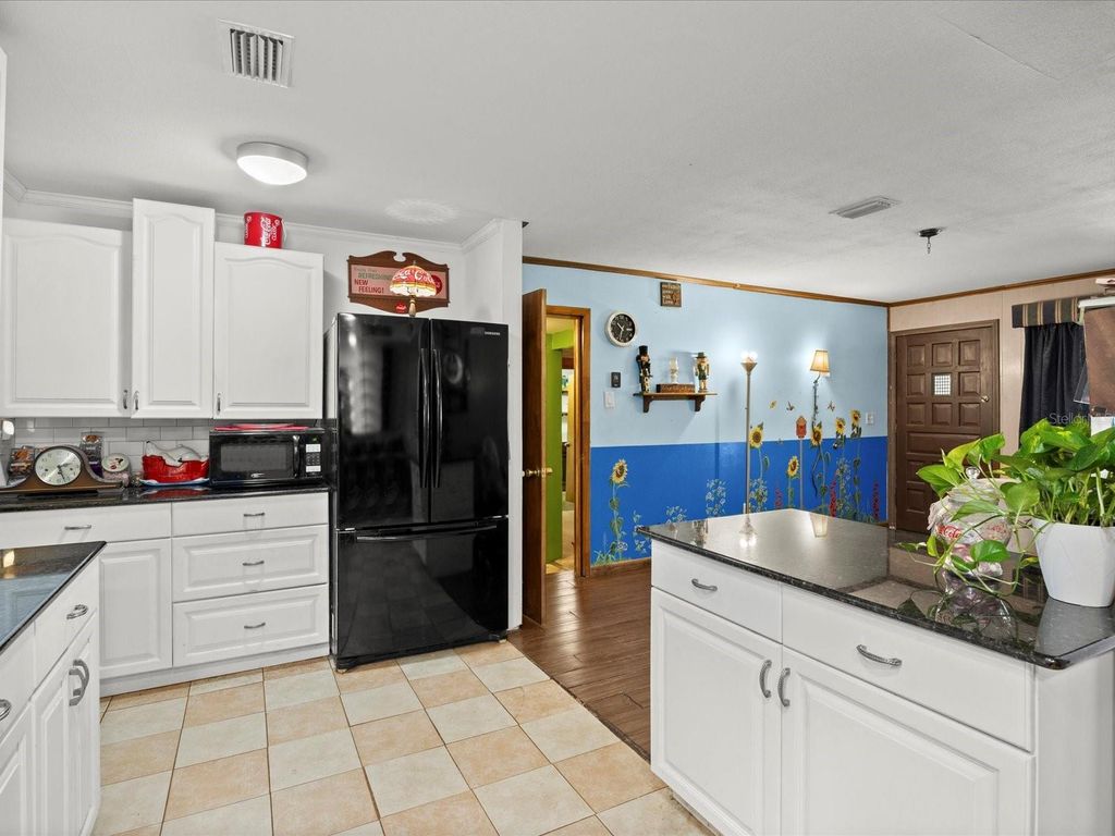 Photo of 7235 15th St N, St Petersburg, FL 33702 (MLS # O6353099)