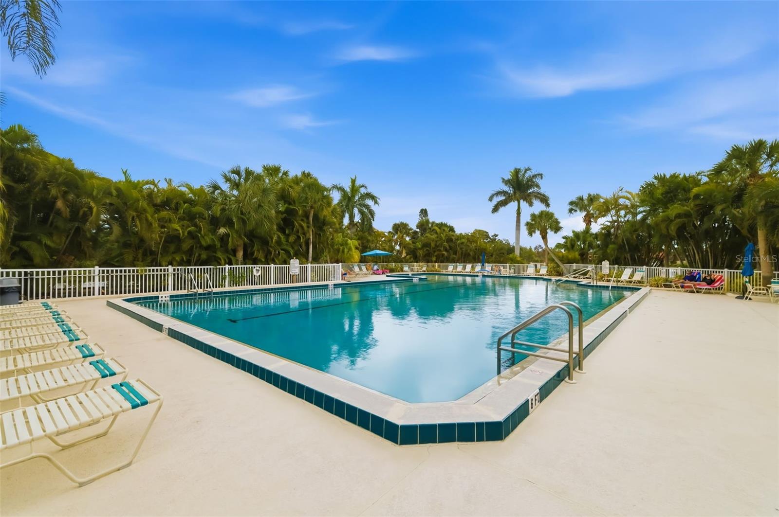 ASHTON LAKES 8 - Residential