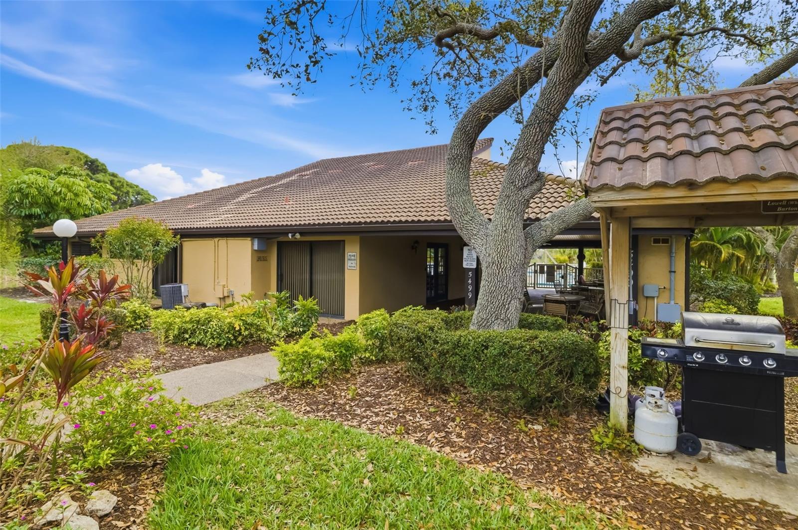 ASHTON LAKES 8 - Residential