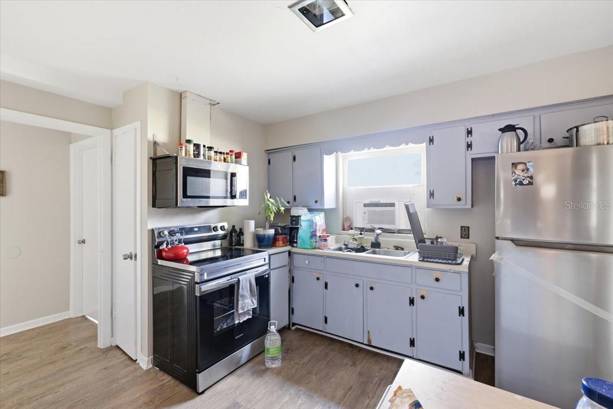 CENTRAL PARK ADD - Residential Income