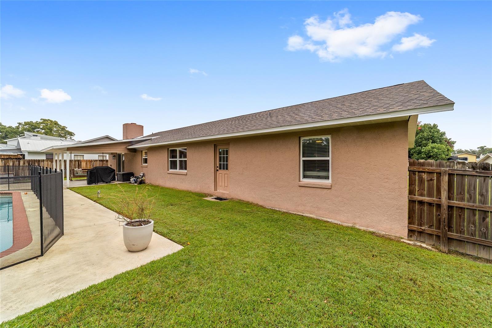 DOUBLEGATE - Residential