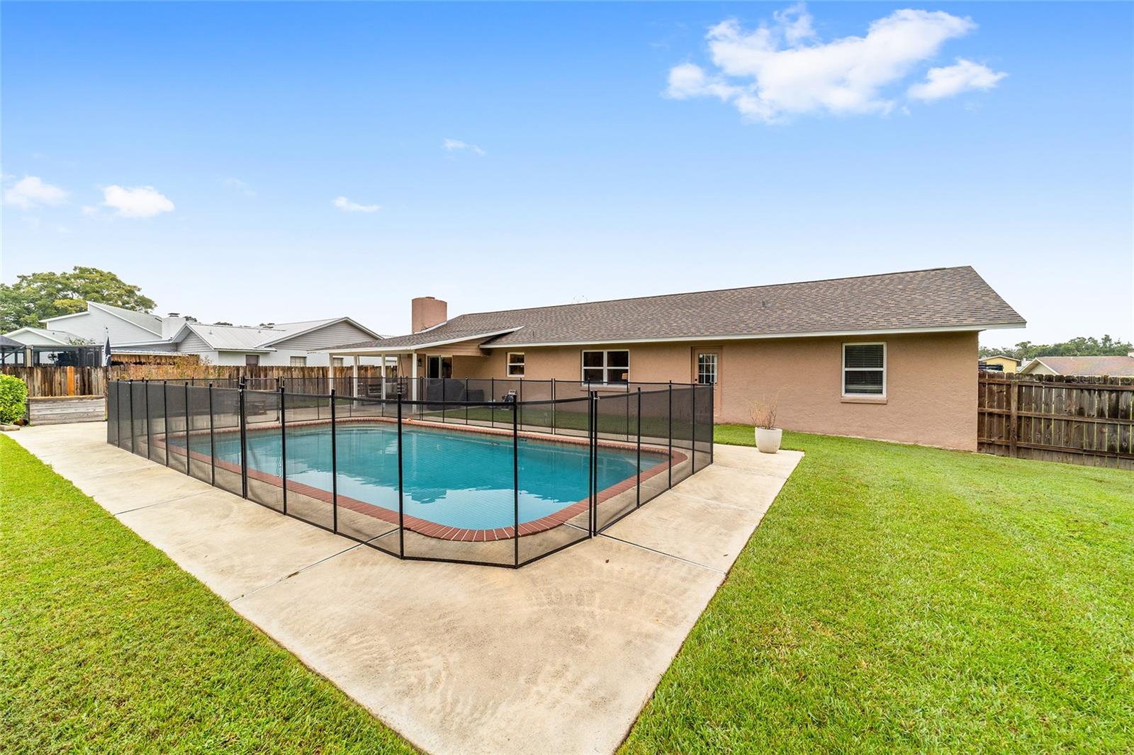 DOUBLEGATE - Residential