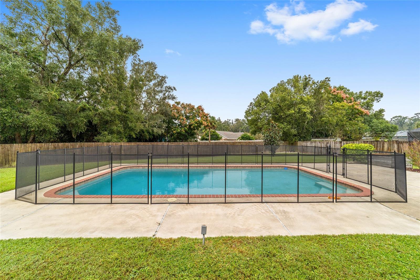 DOUBLEGATE - Residential