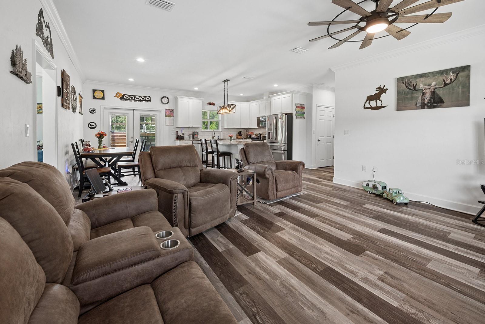 CHIEFLAND COUNTRY ESTATES - Residential