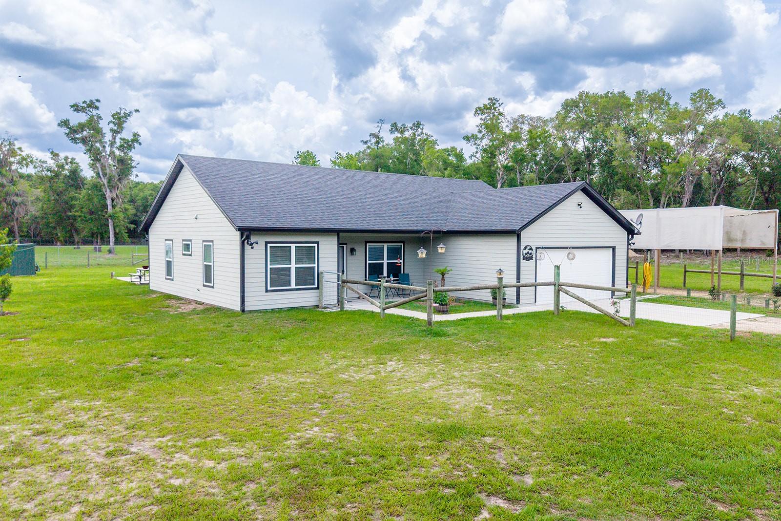 CHIEFLAND COUNTRY ESTATES - Residential