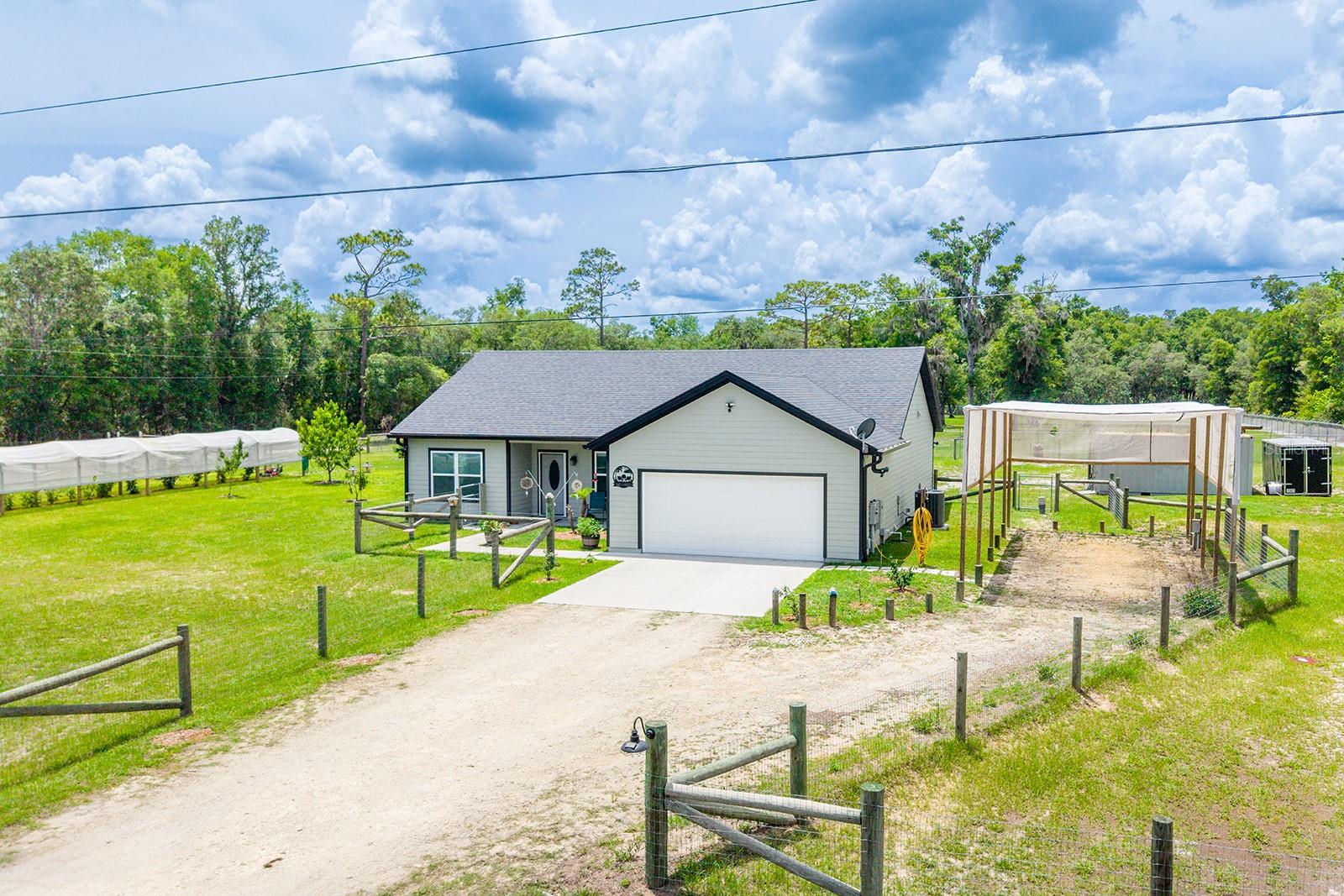 CHIEFLAND COUNTRY ESTATES - Residential