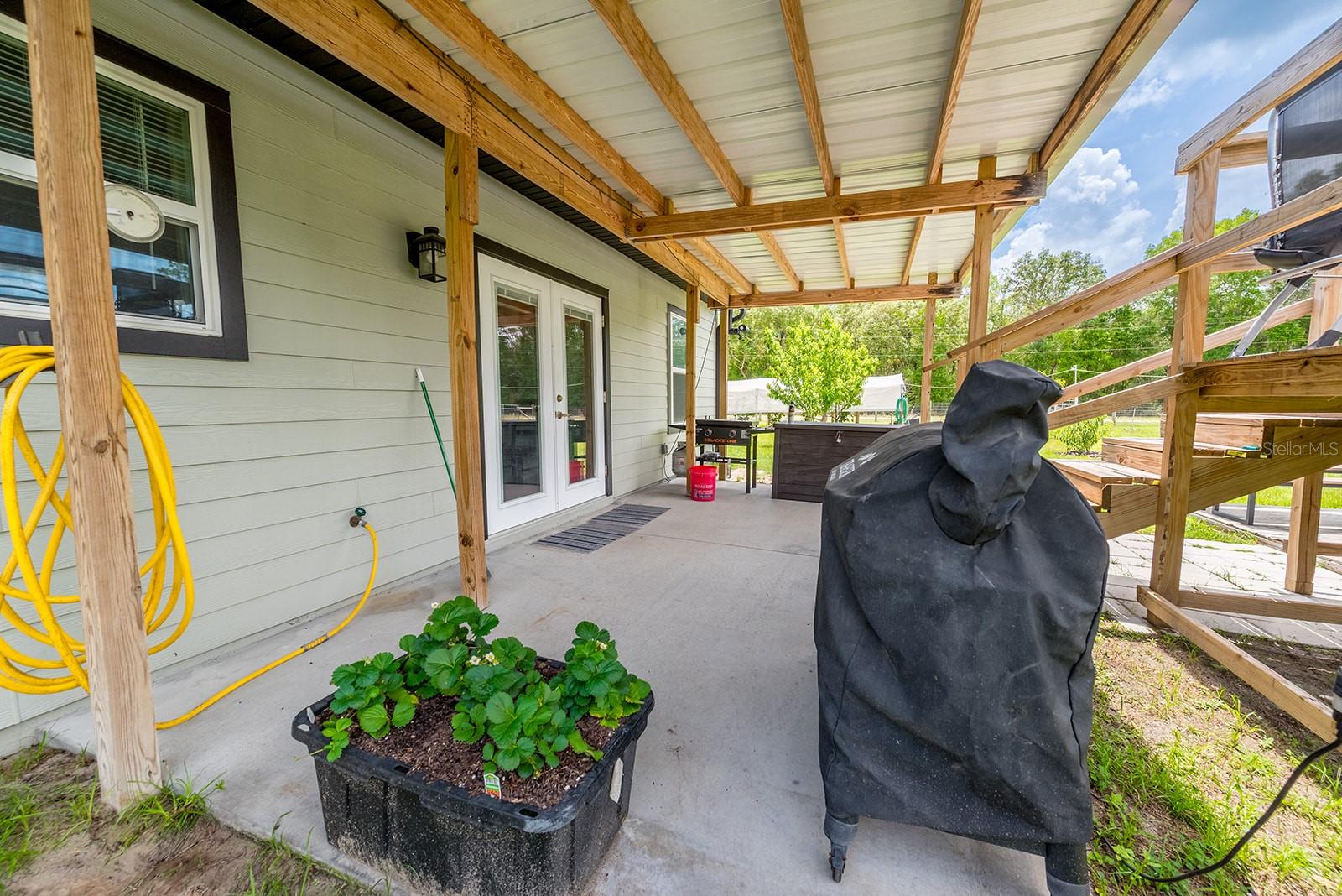CHIEFLAND COUNTRY ESTATES - Residential