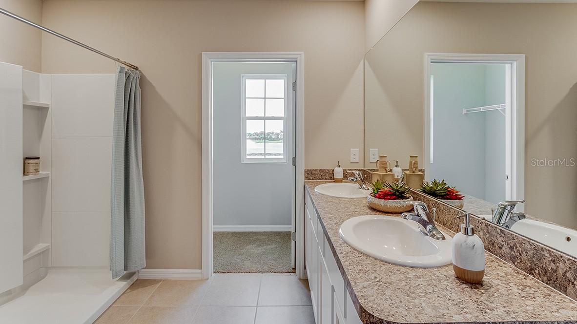 STAR FARMS AT LAKEWOOD RANCH - Residential