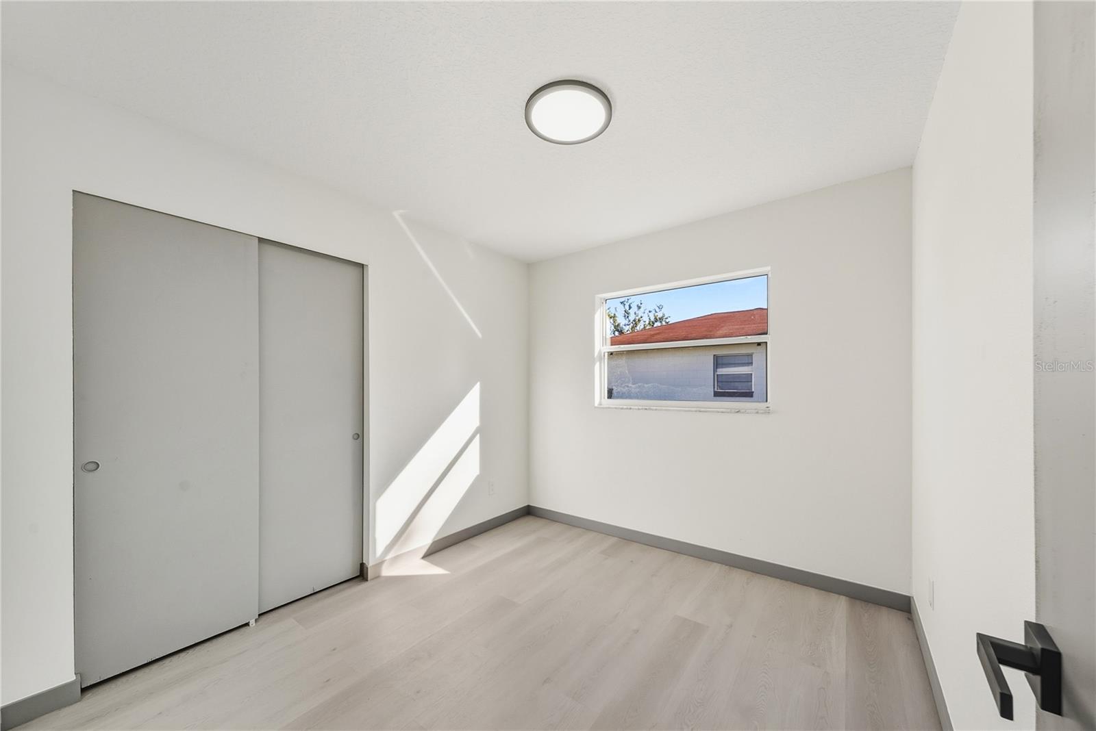 RIVIERA SHORES - Residential